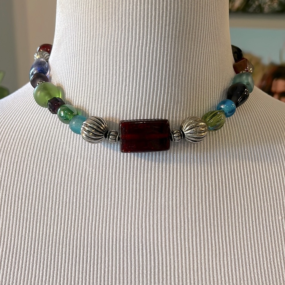 COLORFUL GLASS METAL AND ACRYLIC BEADED STATEMENT CHOKER NECKLACE